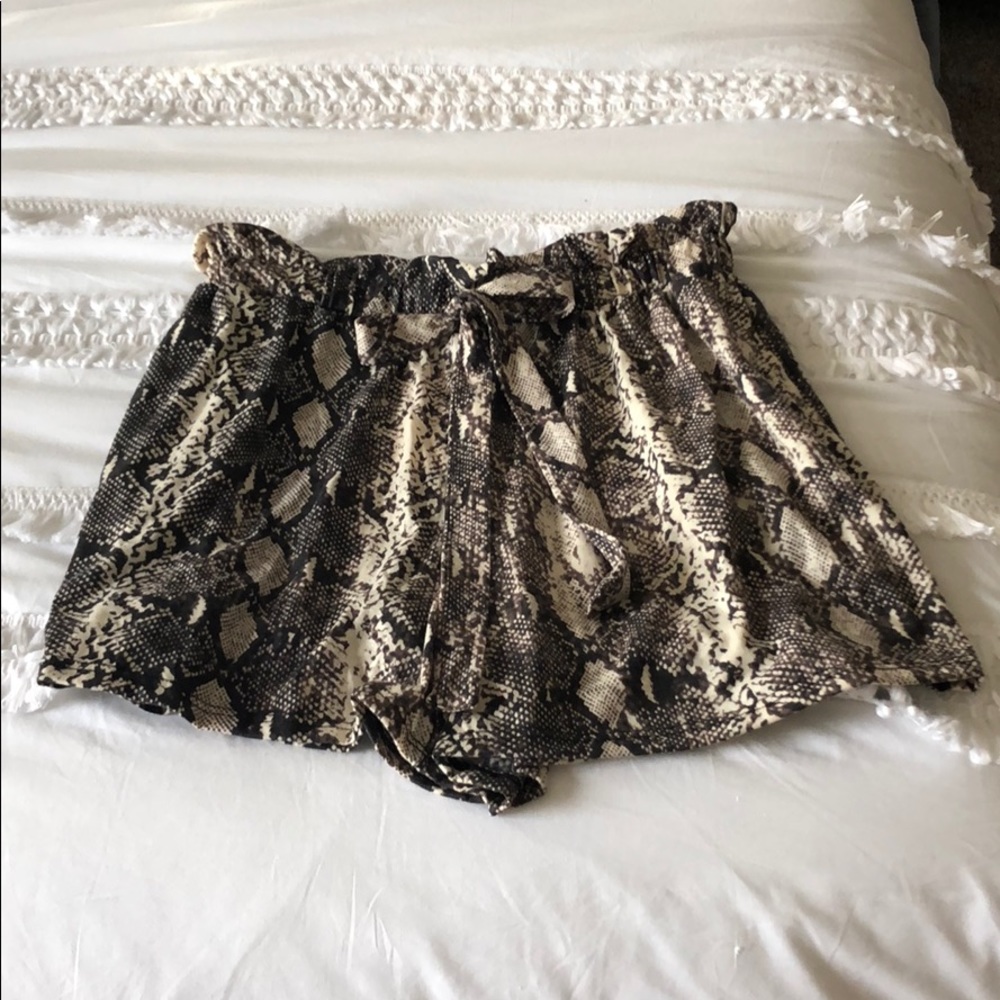 NWT Benny Snakeskin Shorts with bow tie
